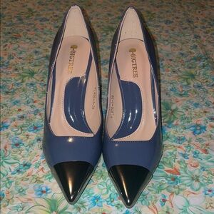 Blue bigtree pointy toe heels with silver tip (39=8.5)(nwob)